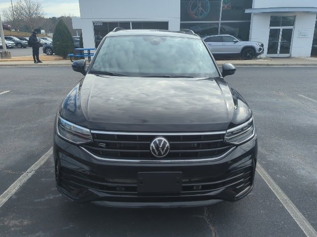 Certified 2024 Volkswagen Tiguan SE R-Line image 6