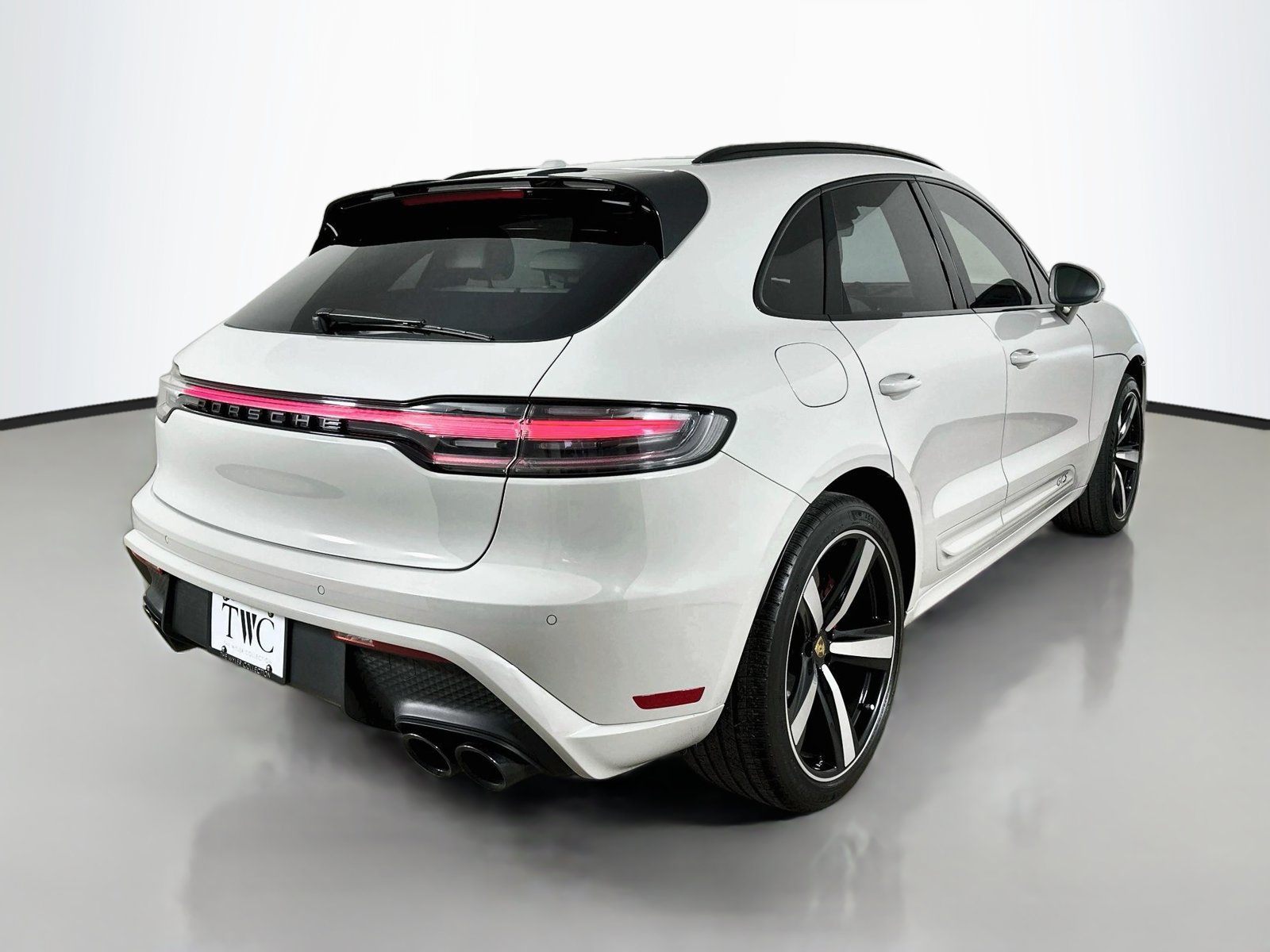 Used 2022 Porsche Macan GTS AWD/4WD image 5
