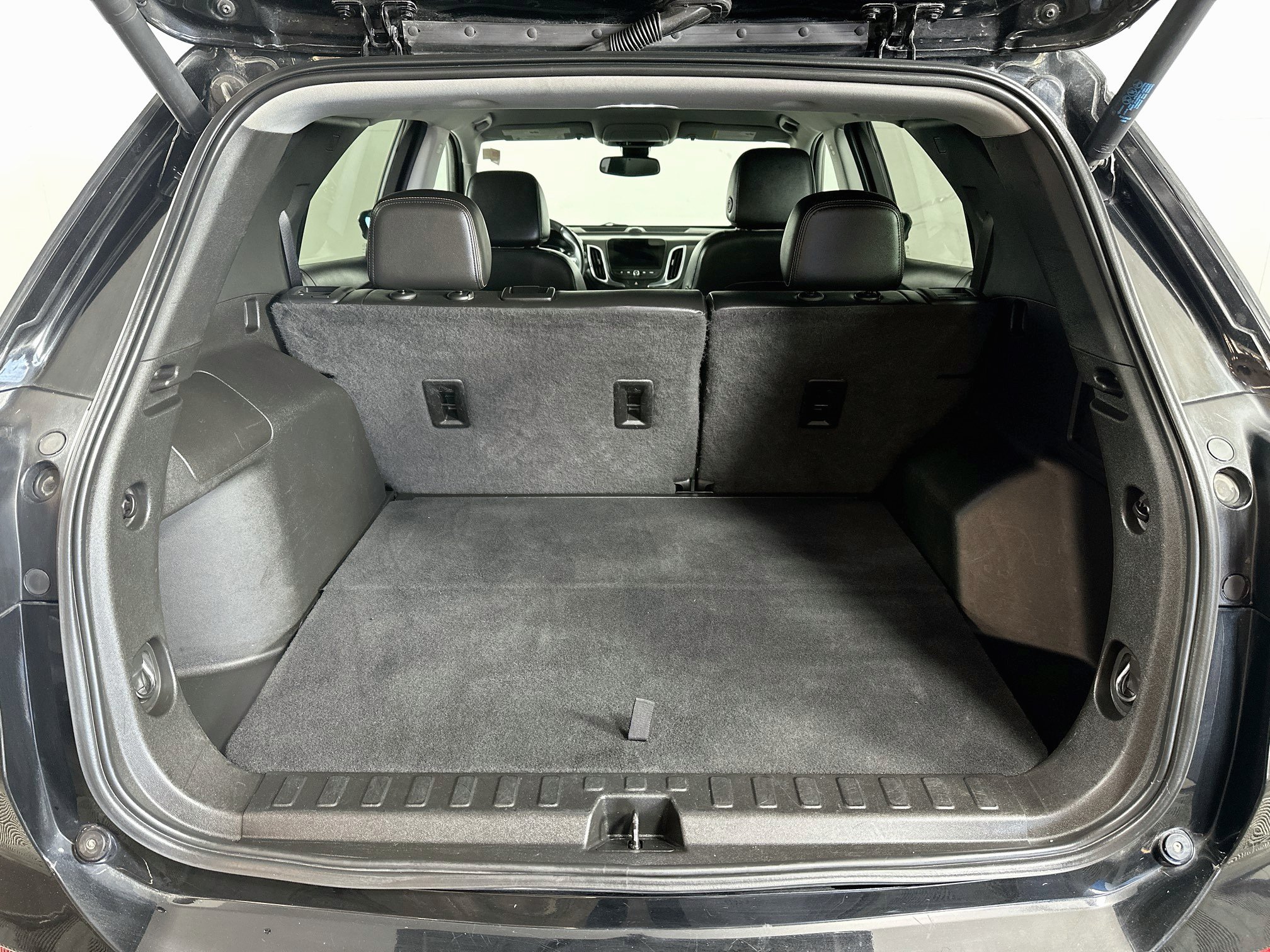 Used 2021 Chevrolet Equinox Premier FWD image 23