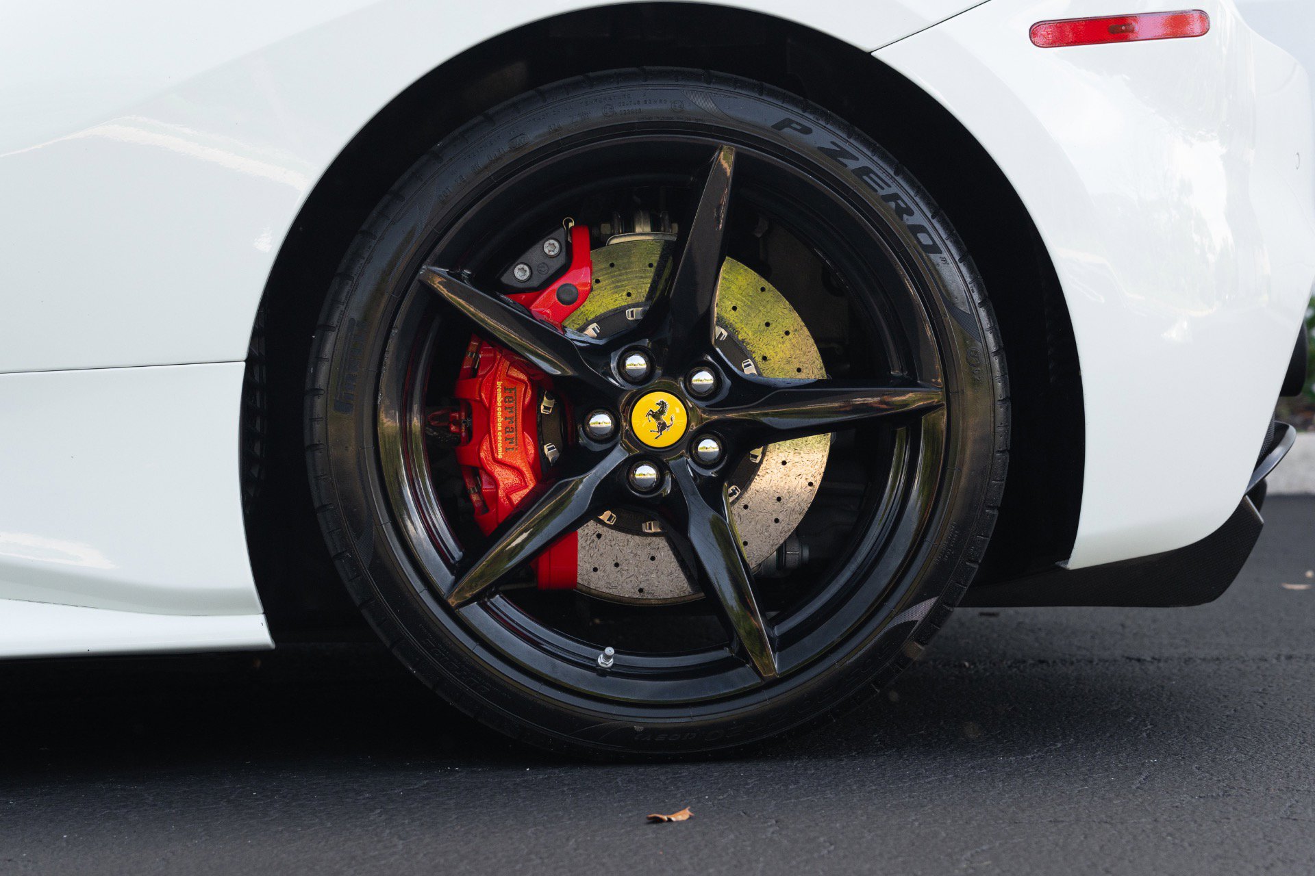 Used 2017 Ferrari 488 GTB RWD image 27