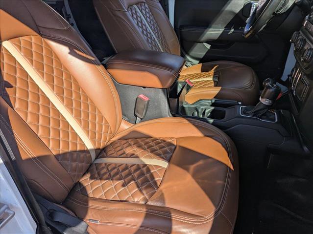 Used 2020 Jeep Wrangler Unlimited Sahara w/ Uconnect 4C Nav & Sound Group image 18