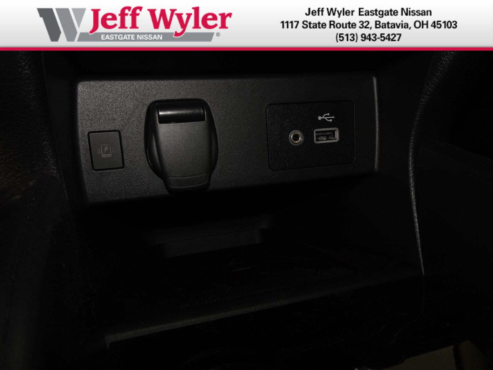 New 2025 Nissan Versa SV w/ Trunk Package FWD image 27