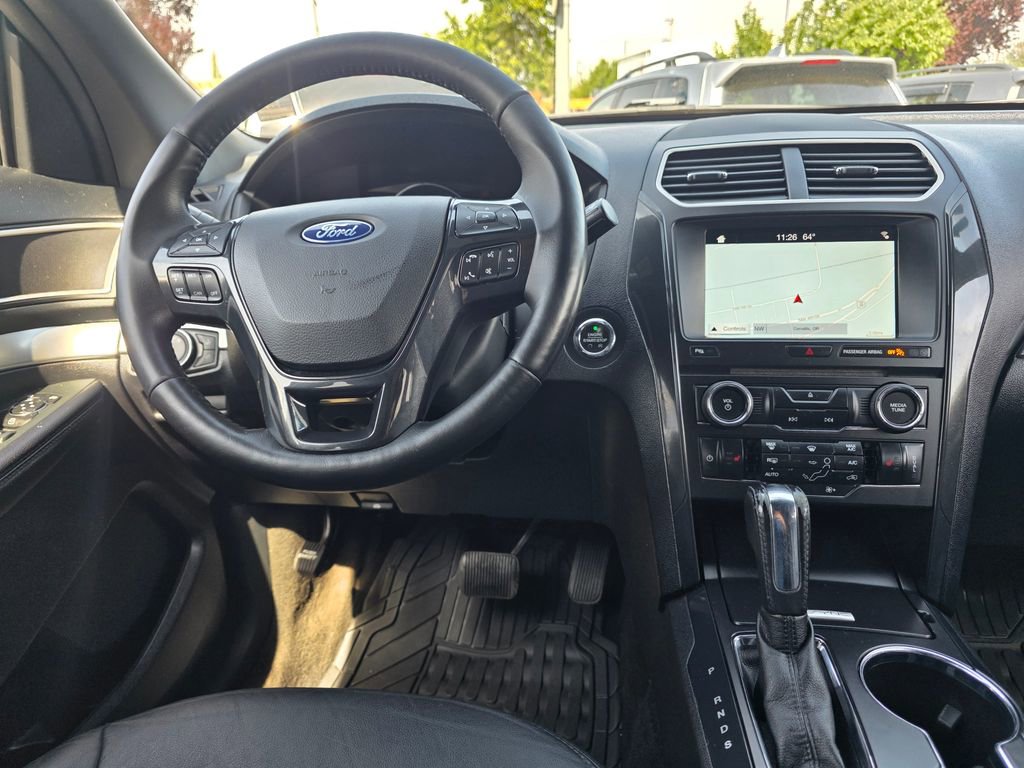 Used 2017 Ford Explorer XLT w/ Equipment Group 202A FWD image 10