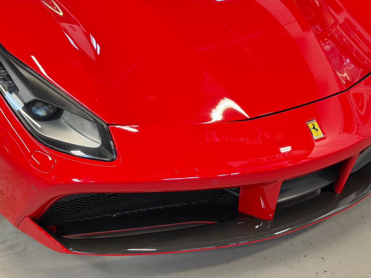 Used 2018 Ferrari 488 GTB RWD image 15