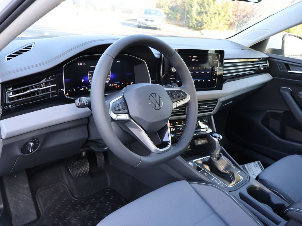 New 2026 Volkswagen Jetta SE FWD image 19