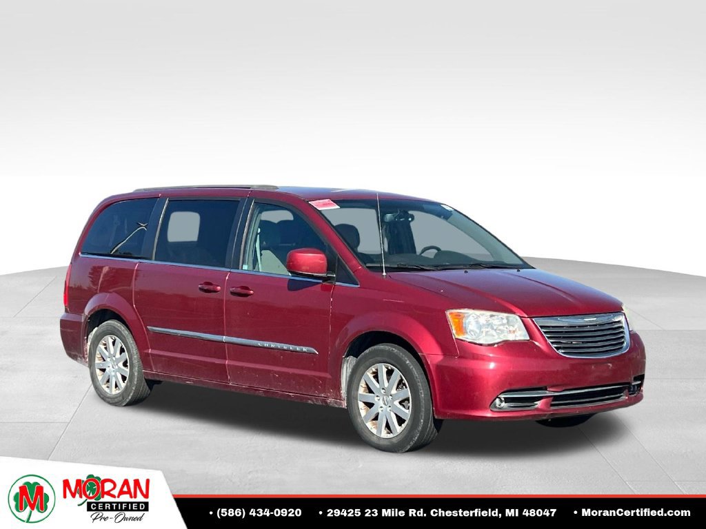Used 2015 Chrysler Town & Country Touring FWD image 7