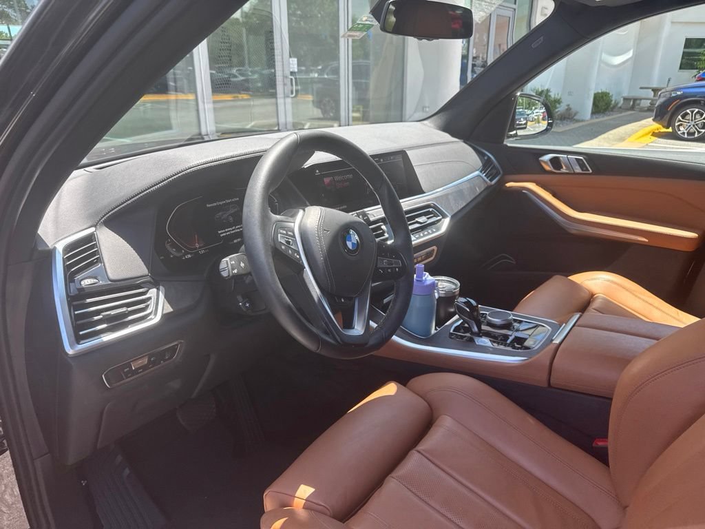 Used 2022 BMW X5 xDrive40i w/ Premium Package AWD/4WD image 3