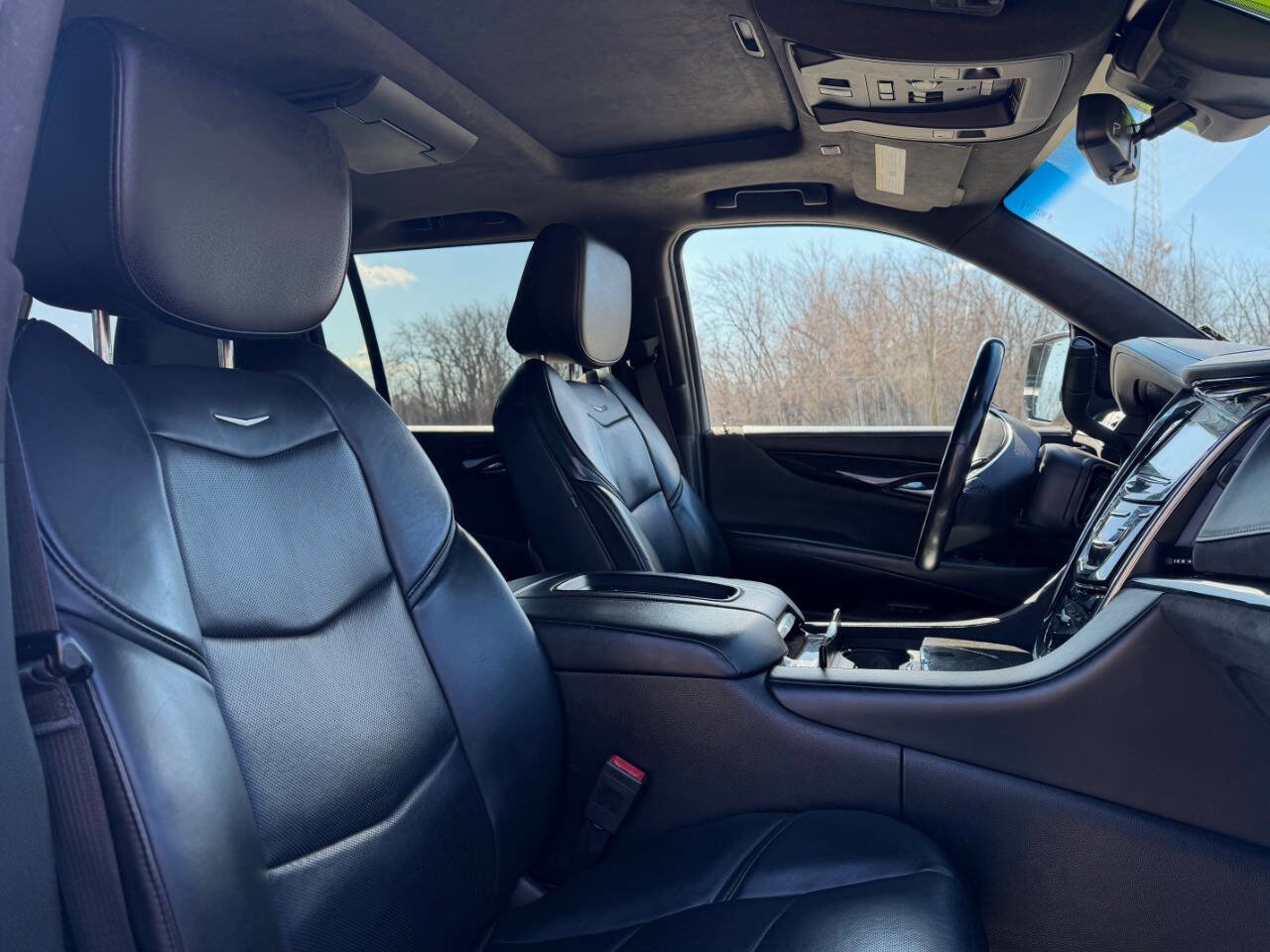 Used 2017 Cadillac Escalade ESV Platinum image 24