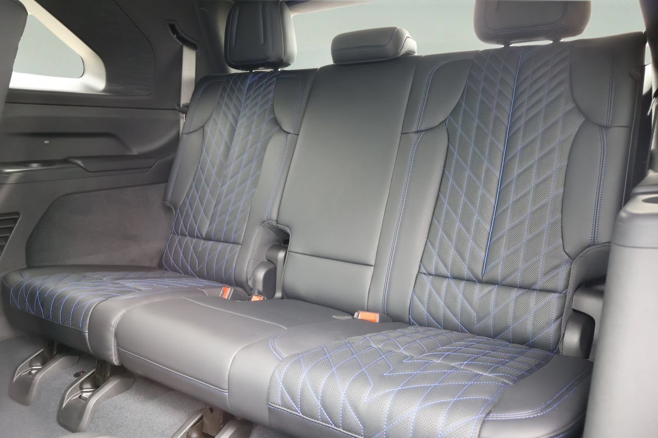 Certified 2025 Cadillac Escalade IQ Sport 1 AWD/4WD image 17