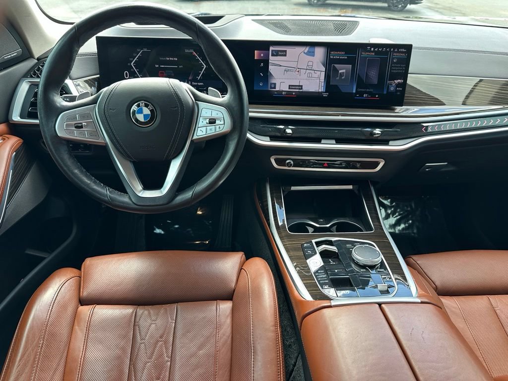 Used 2023 BMW X7 xDrive40i w/ Premium Package AWD/4WD image 5