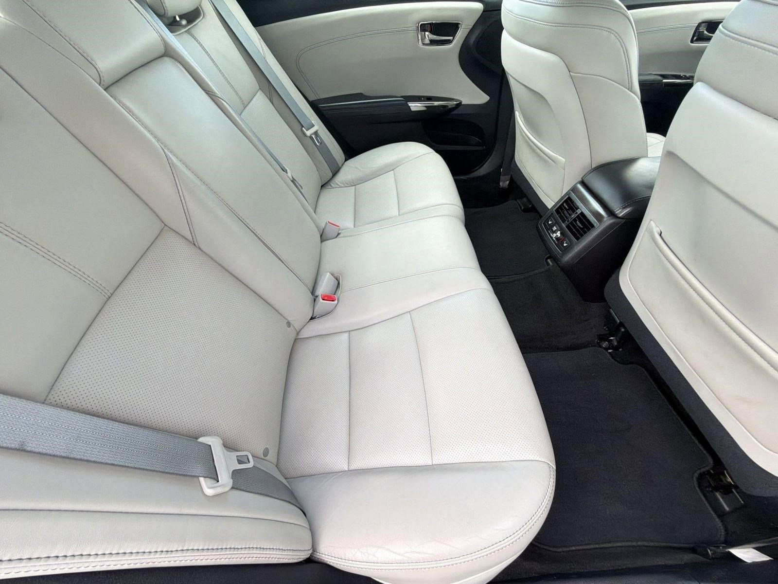 Used 2016 Toyota Avalon Limited FWD image 32