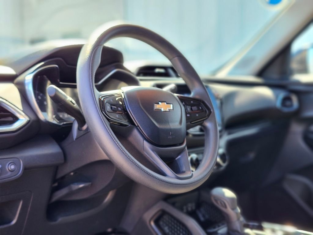 Used 2023 Chevrolet TrailBlazer LT w/ Convenience Package image 17