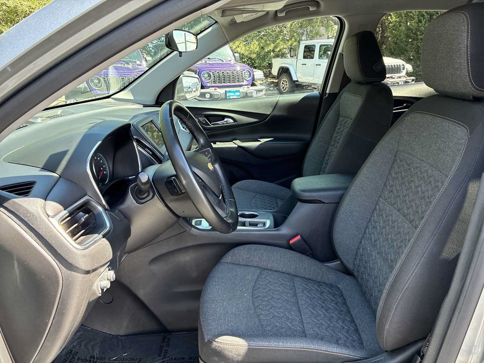 Used 2024 Chevrolet Equinox LT AWD/4WD image 13