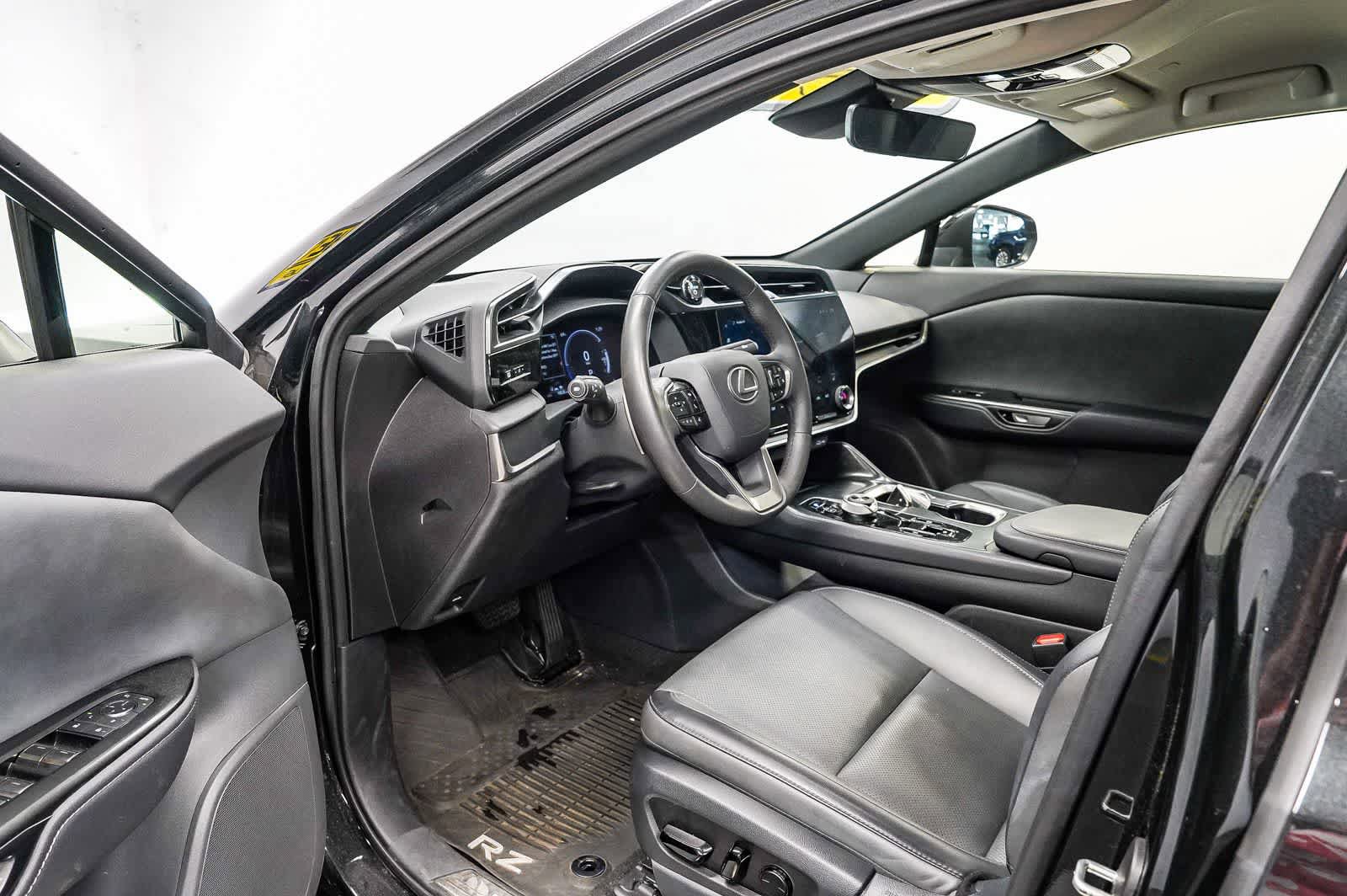 Used 2025 Lexus RZ 300e w/ Accessory Package (2T) FWD image 17