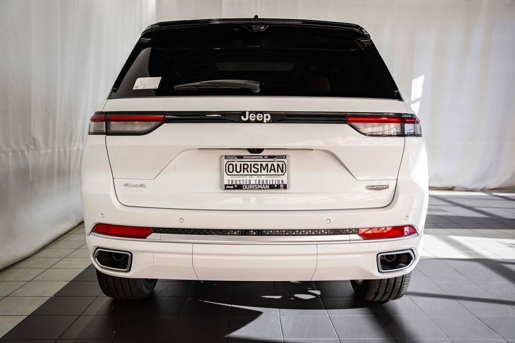 New 2025 Jeep Grand Cherokee Summit image 5