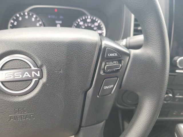 Used 2024 Nissan Frontier SV image 11