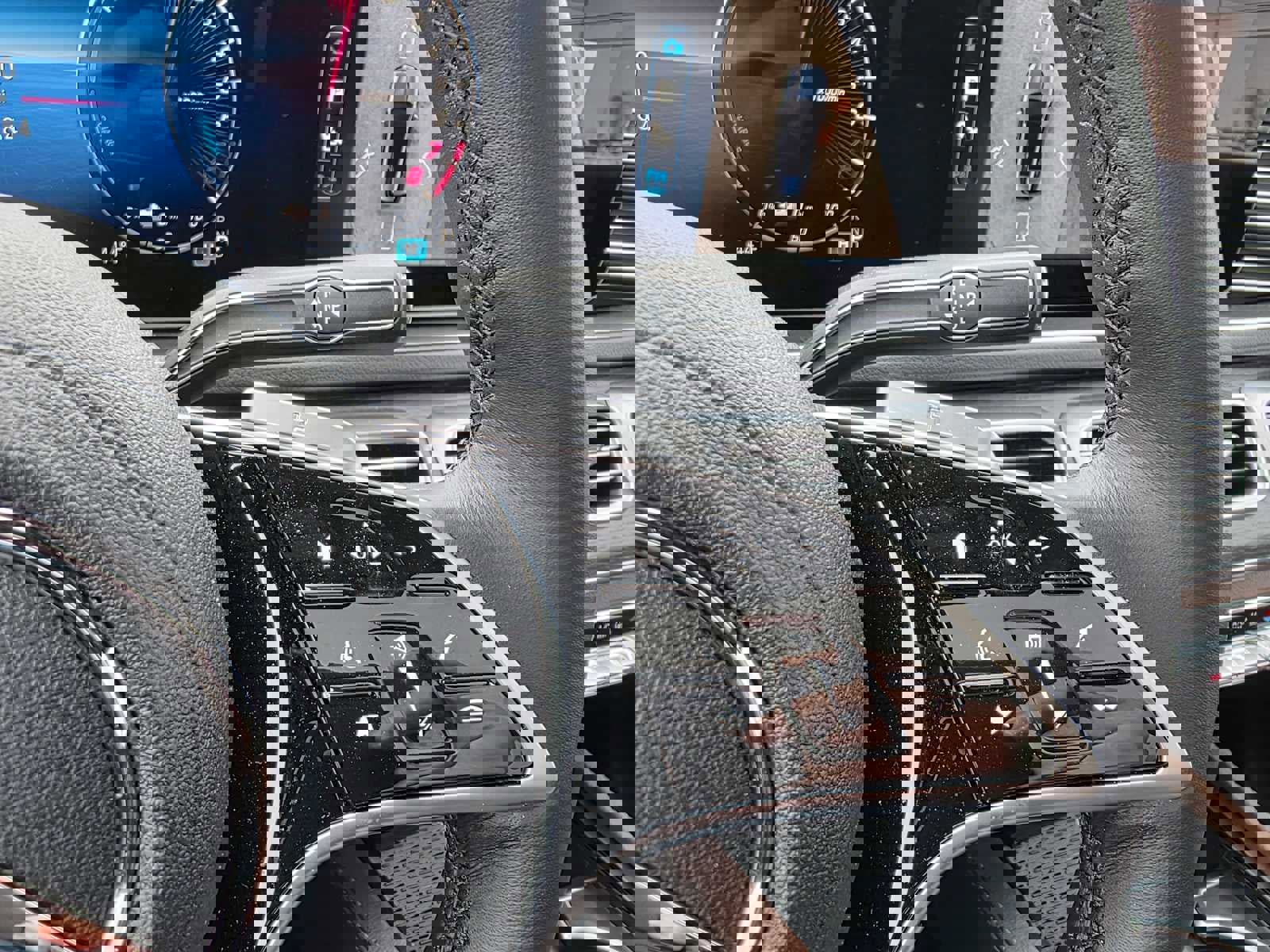 Used 2026 Mercedes-Benz GLE 450e 4MATIC image 36