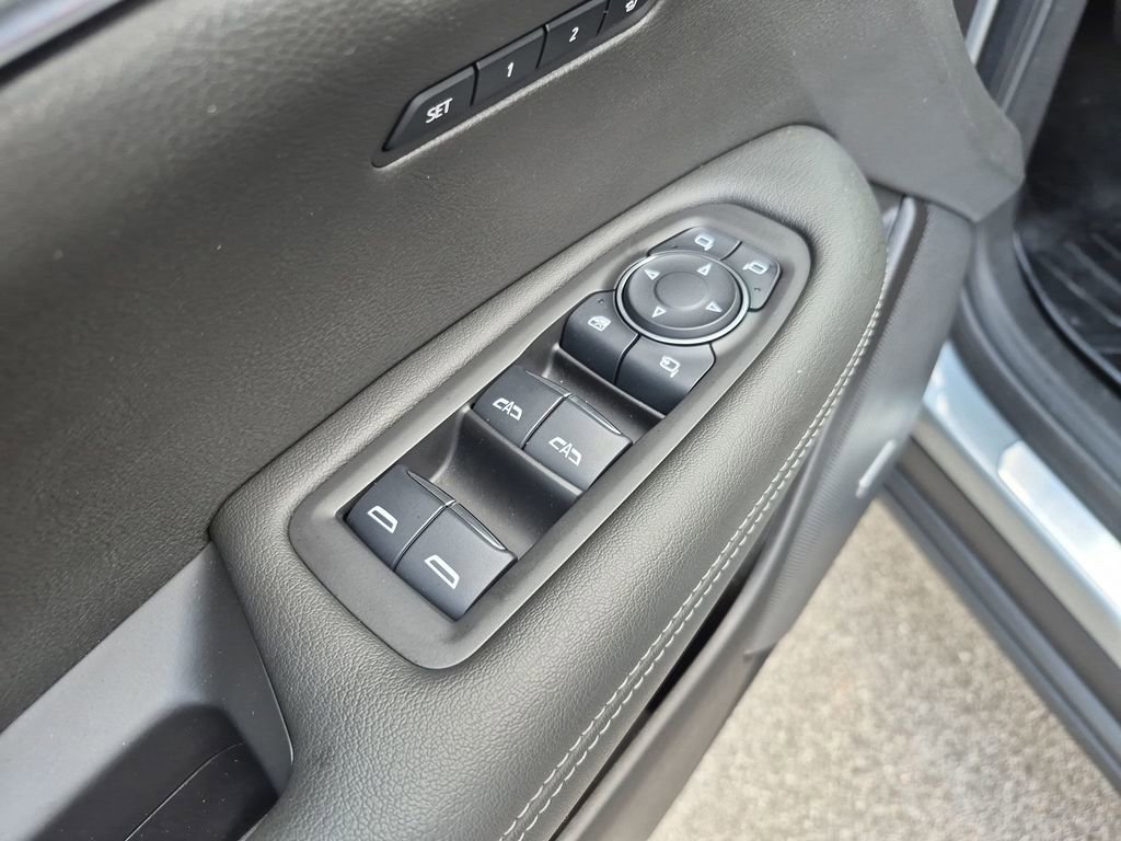 Used 2023 Cadillac XT6 Premium Luxury w/ Technology Package FWD image 18