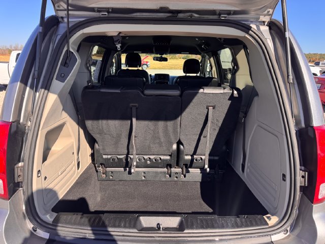 Used 2017 Dodge Grand Caravan SXT FWD image 37
