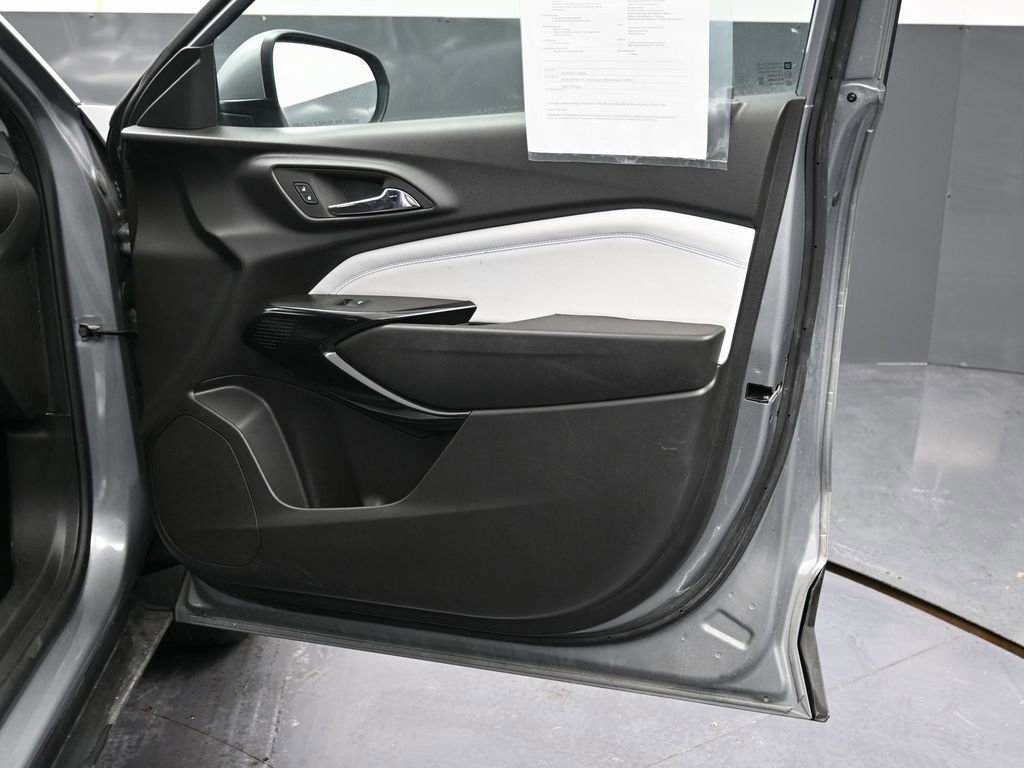 Used 2024 Chevrolet Trax LT image 31