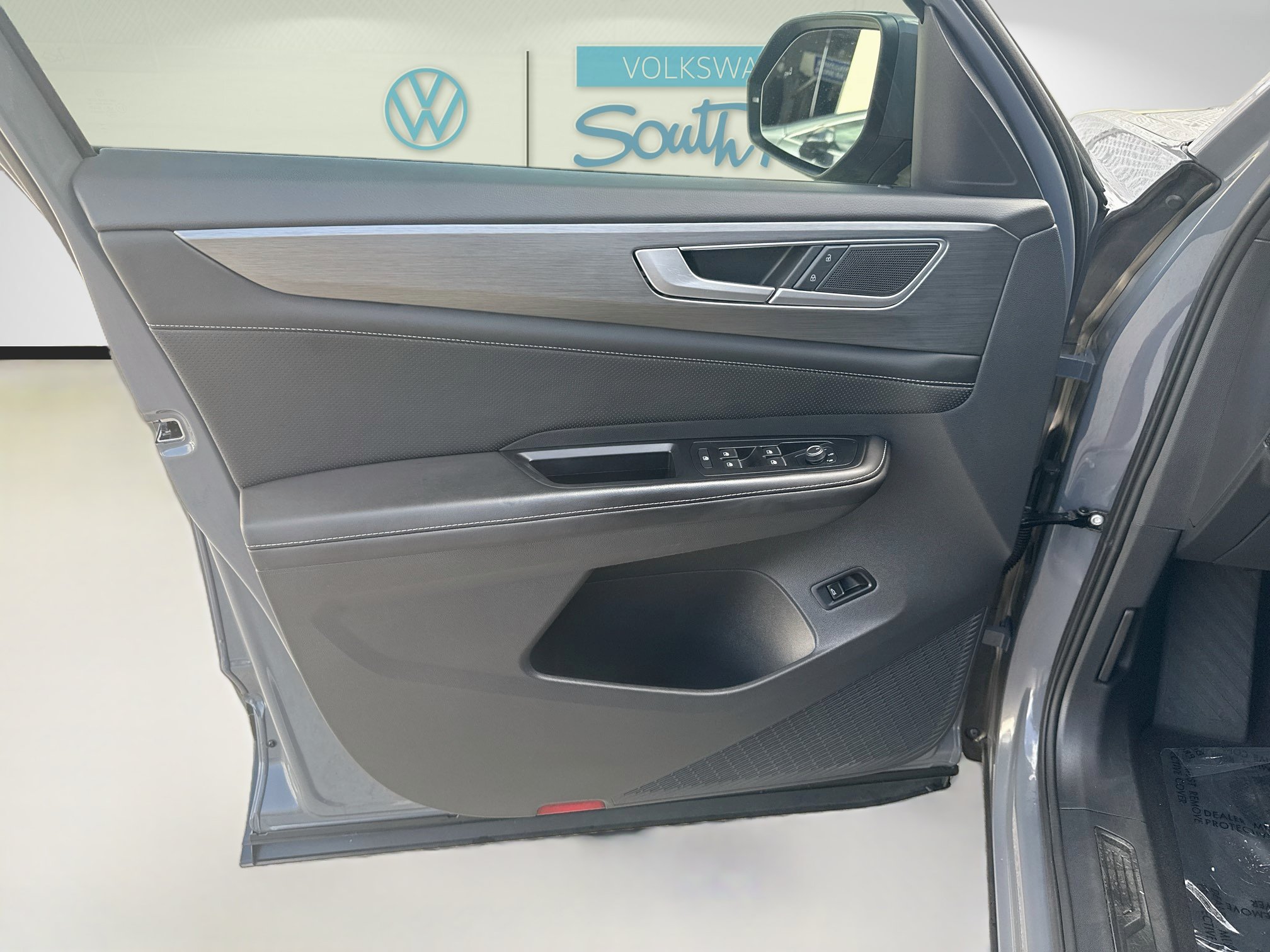 Certified 2024 Volkswagen Atlas Cross Sport SE FWD image 19