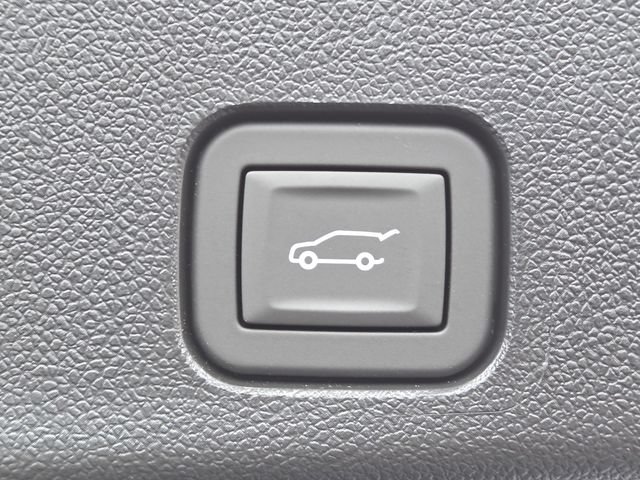 New 2027 Chevrolet Traverse RS w/ LPO, Floor Liner Package AWD/4WD image 22