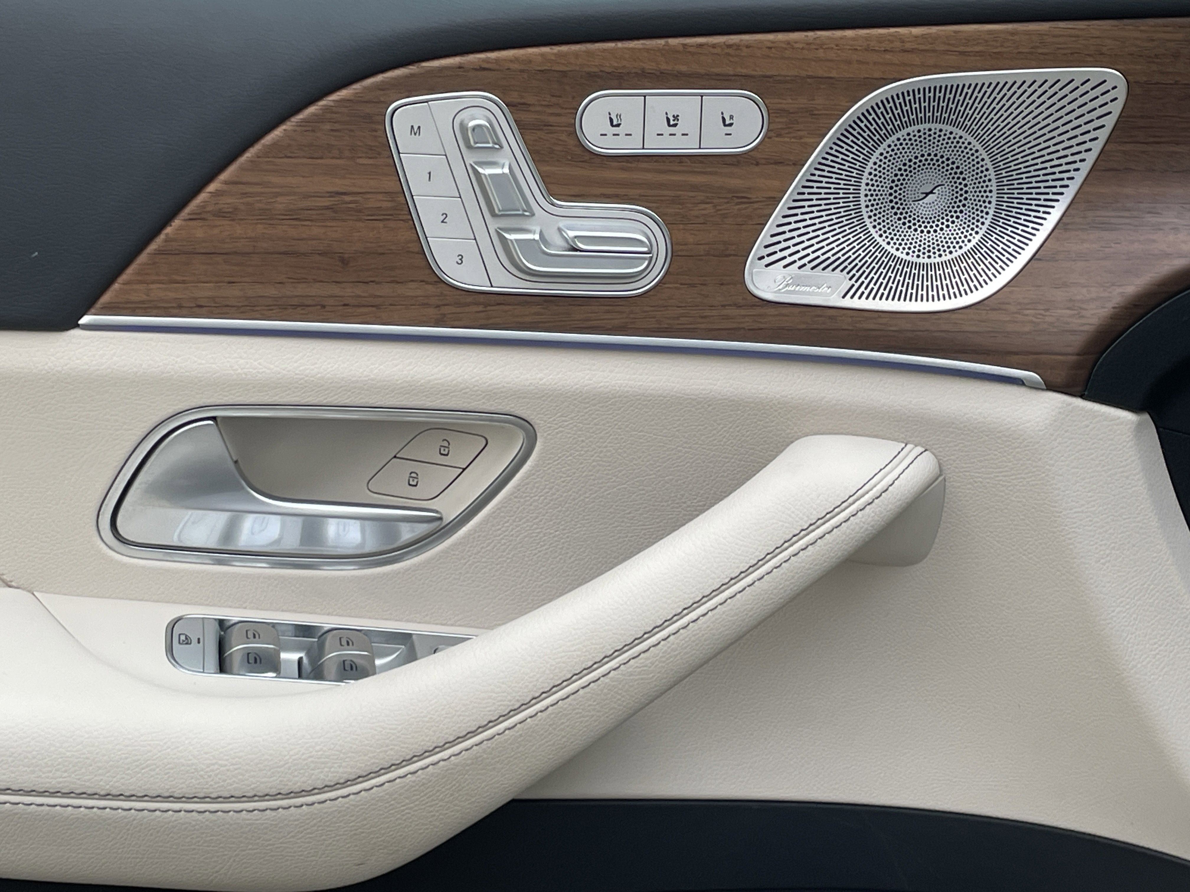 Certified 2025 Mercedes-Benz GLE 450 4MATIC image 17