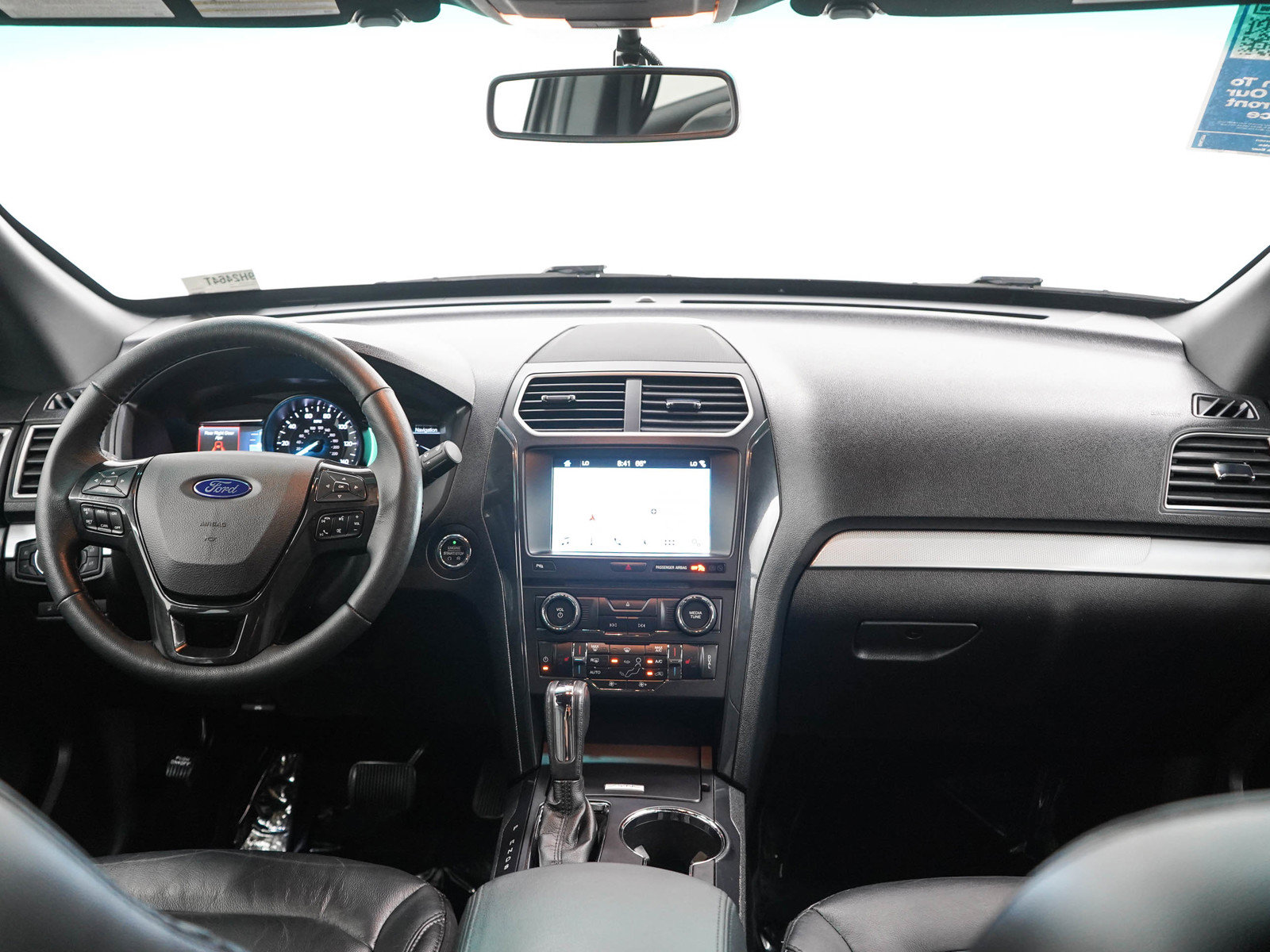 Used 2017 Ford Explorer XLT w/ Equipment Group 202A AWD/4WD image 14