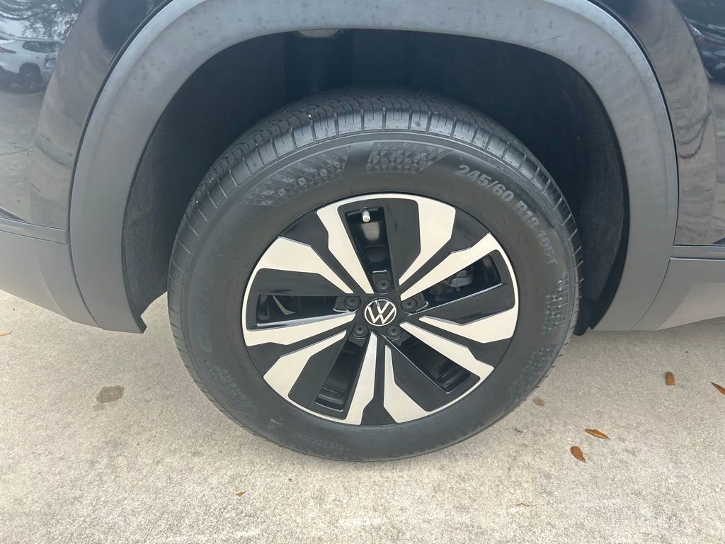 Certified 2024 Volkswagen Atlas Cross Sport SE image 26