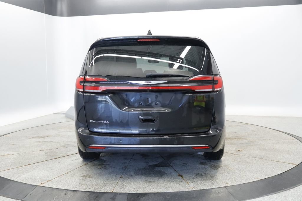 Certified 2023 Chrysler Pacifica Touring-L FWD image 4