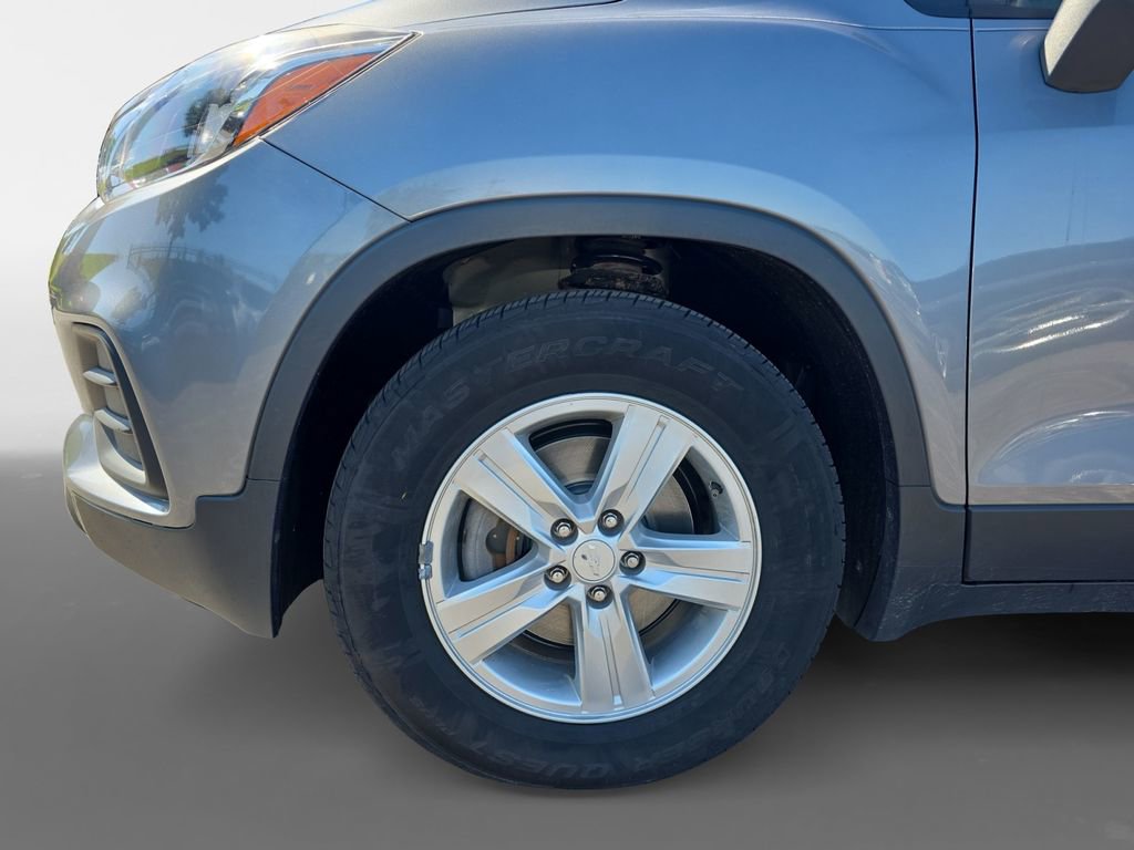 Used 2020 Chevrolet Trax LS w/ Tint and Cruise Package FWD image 13