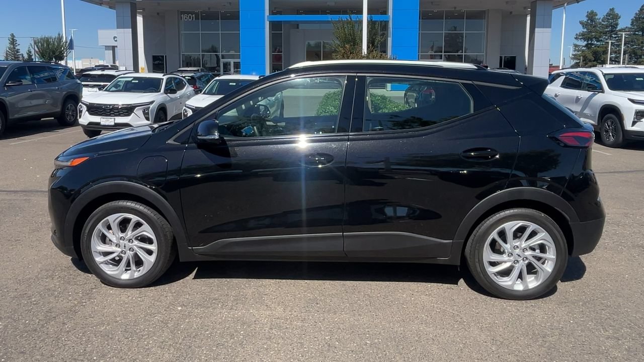 Used 2023 Chevrolet Bolt EUV LT w/ Driver Confidence Package FWD image 4