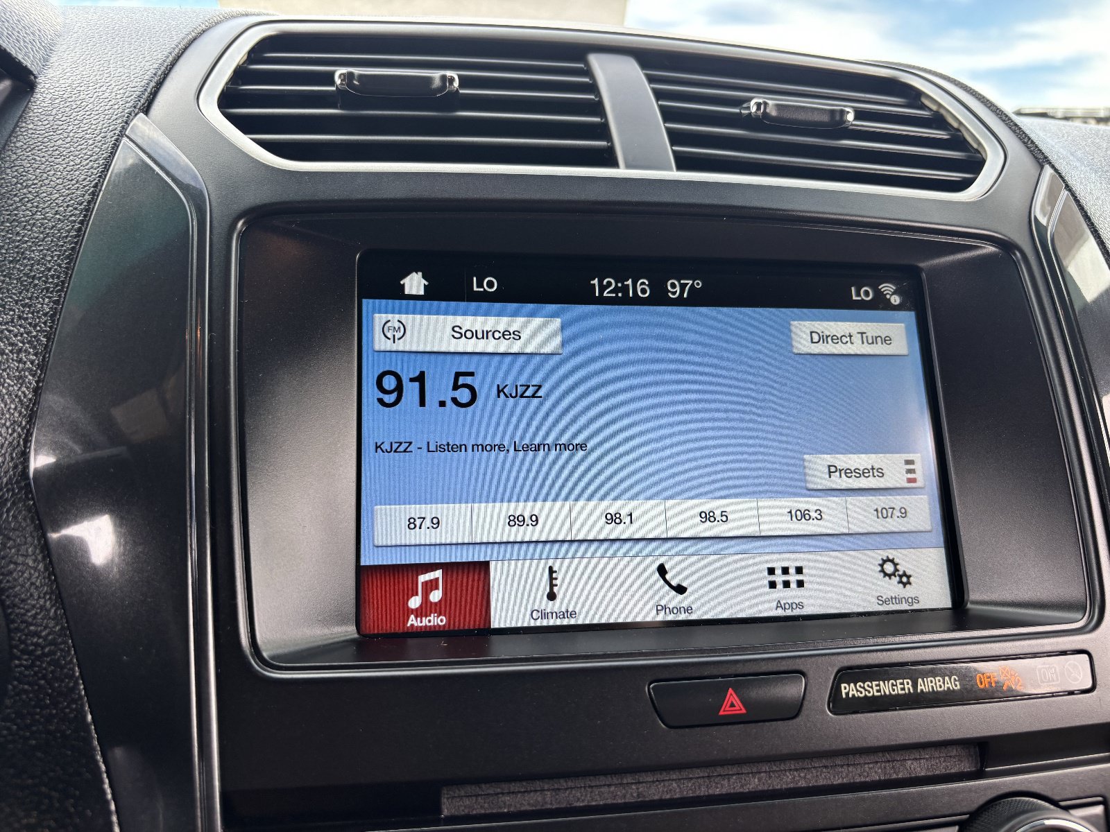 Used 2017 Ford Explorer XLT w/ Equipment Group 201A FWD image 24