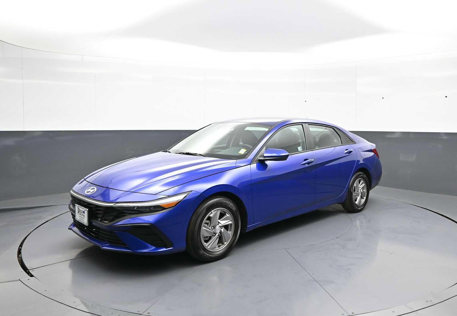 Certified 2025 Hyundai Elantra SE FWD image 9