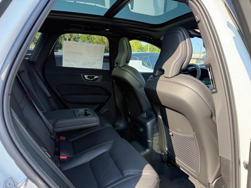 New 2026 Volvo XC60 T8 Ultra w/ Climate Package AWD/4WD image 5