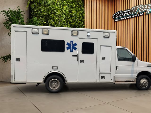 Used 2013 Ford E-450 and Econoline 450 Super Duty w/ Ambulance Prep Pkg RWD image 19
