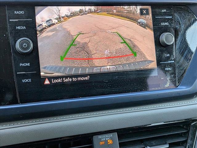 Used 2024 Volkswagen Taos SE image 11