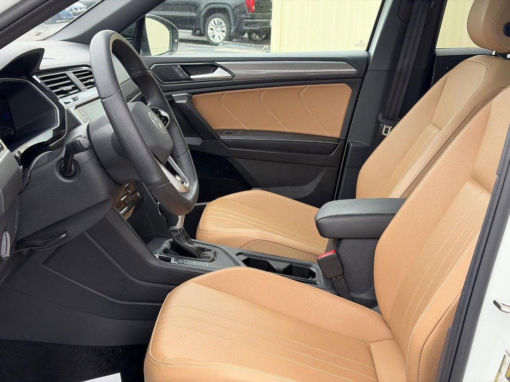 Used 2024 Volkswagen Tiguan SE R-Line FWD image 20