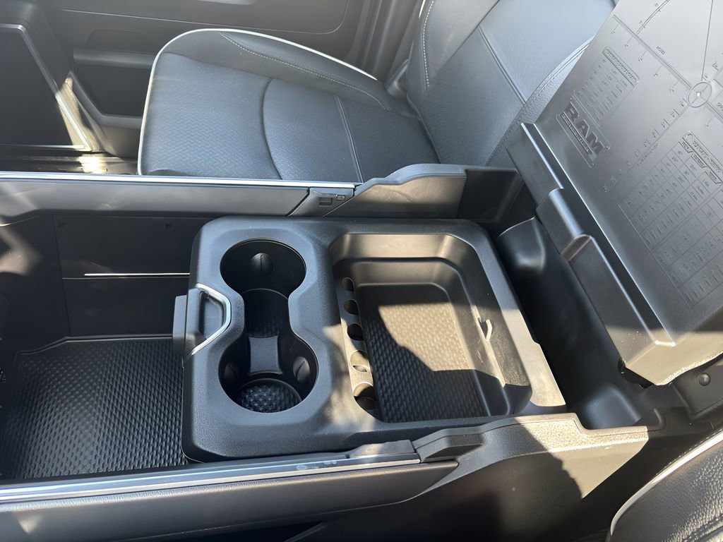 Used 2025 RAM 3500 Laramie image 28