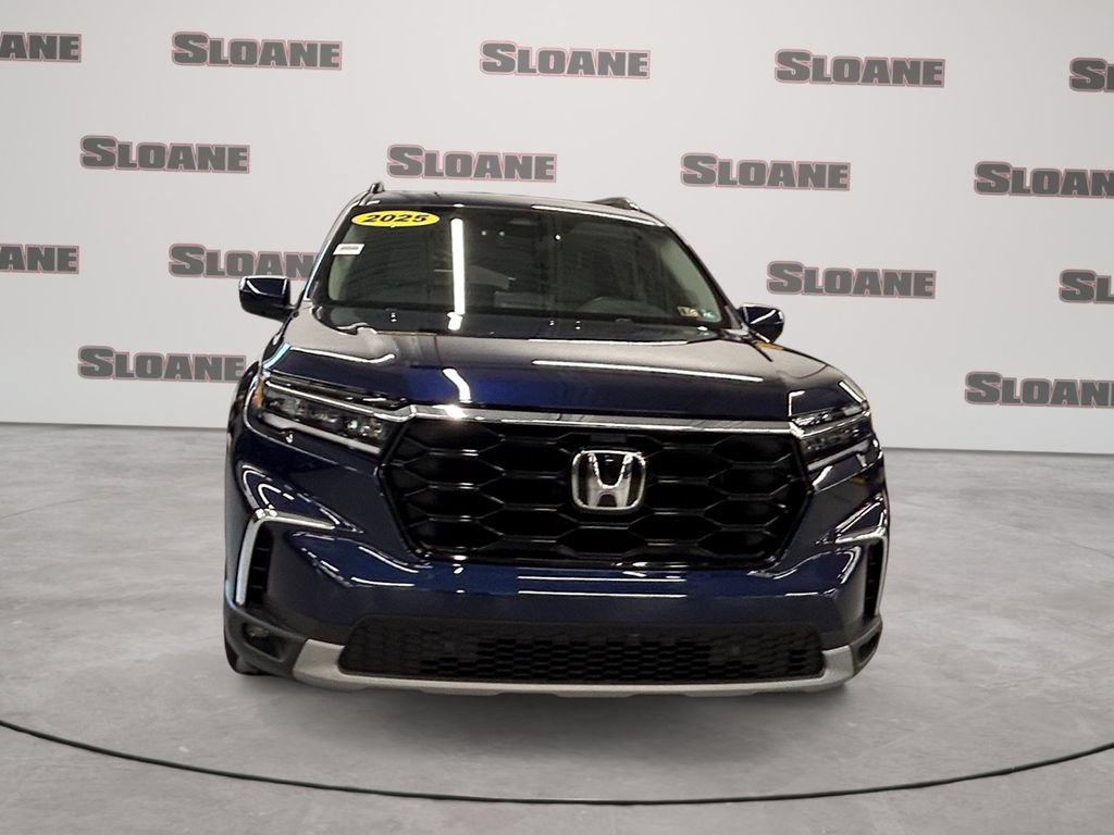 Certified 2025 Honda Pilot Touring image 8