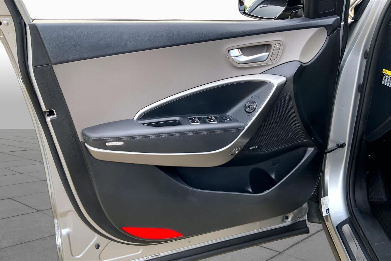 Used 2019 Hyundai Santa Fe XL FWD image 22