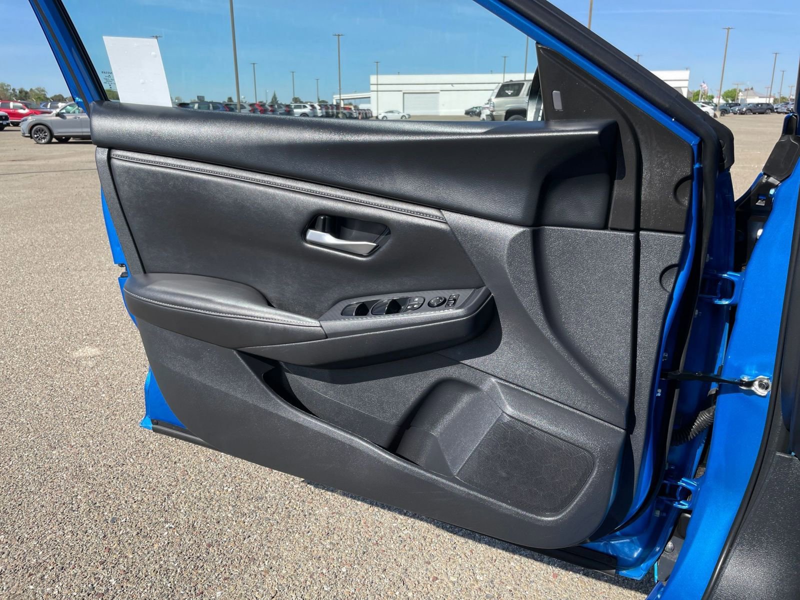 Used 2025 Nissan Sentra SV image 18