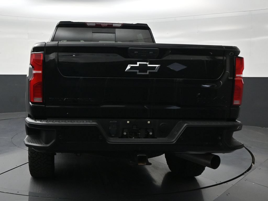 Used 2025 Chevrolet Silverado 2500 High Country w/ High Country Premium Package AWD/4WD image 4