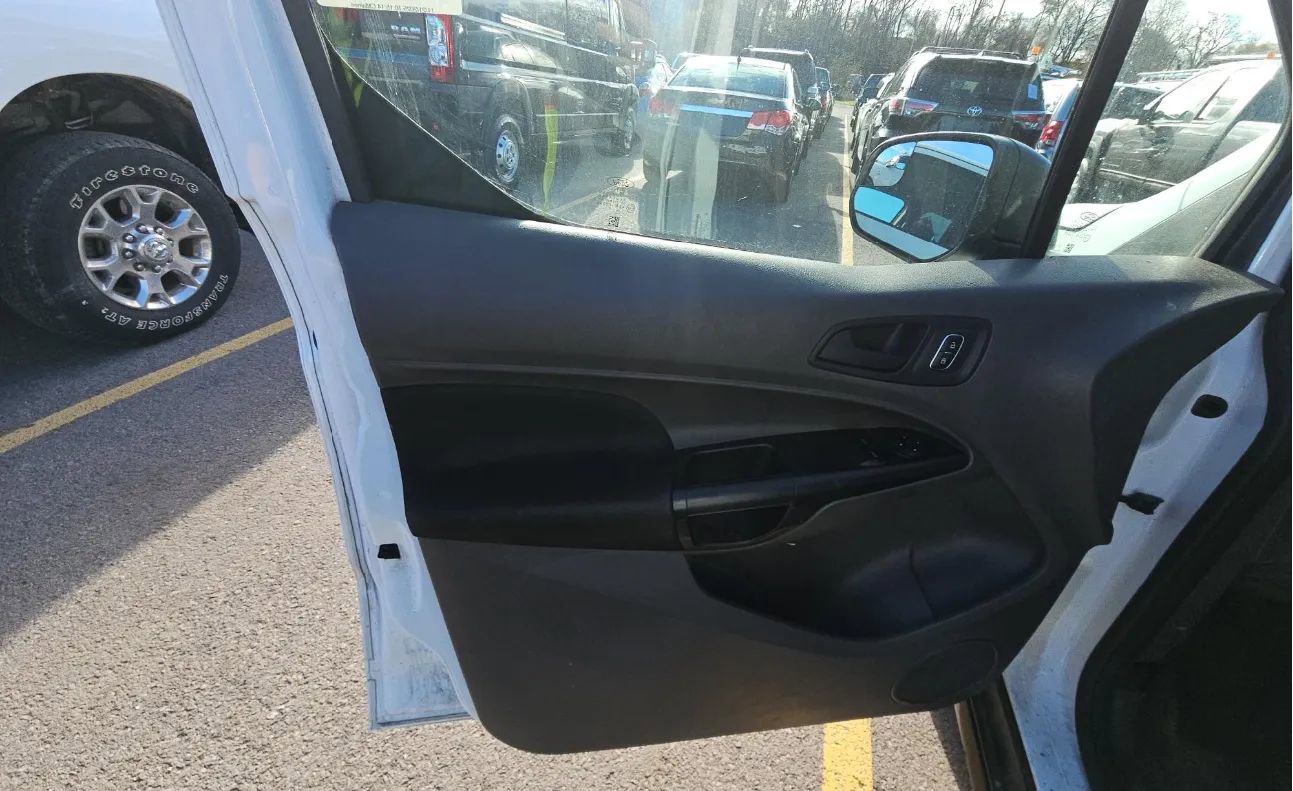 Used 2020 Ford Transit Connect XL image 15