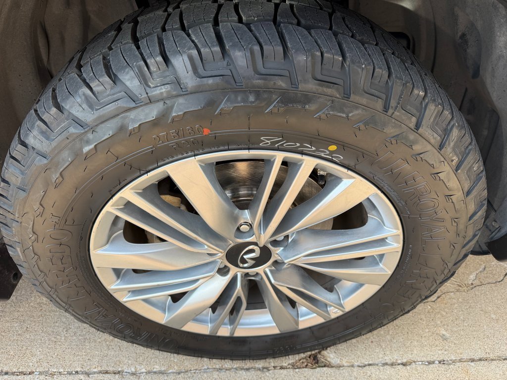 Used 2019 INFINITI QX80 Luxe w/ All-Season Package image 4