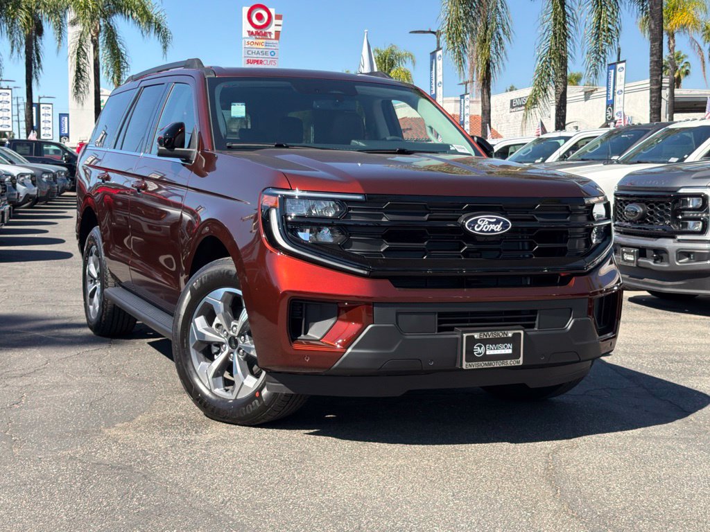 New 2027 Ford Expedition Active RWD image 3
