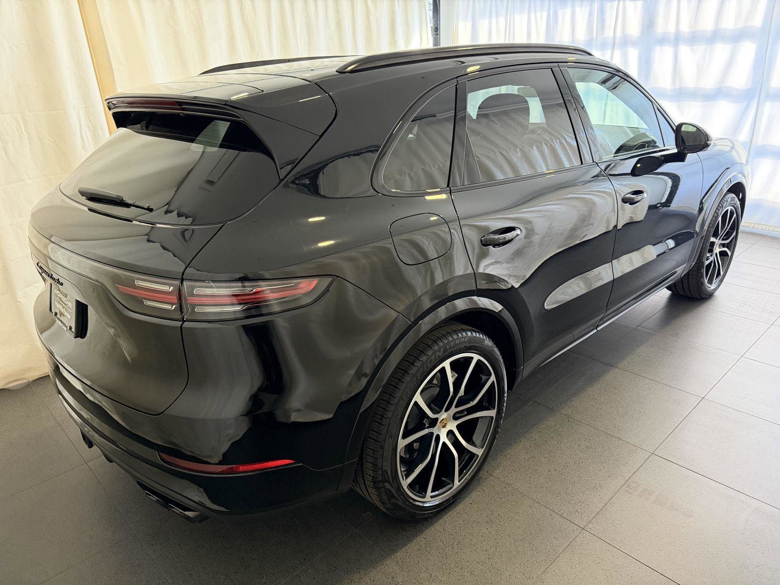 Certified 2023 Porsche Cayenne Turbo image 9