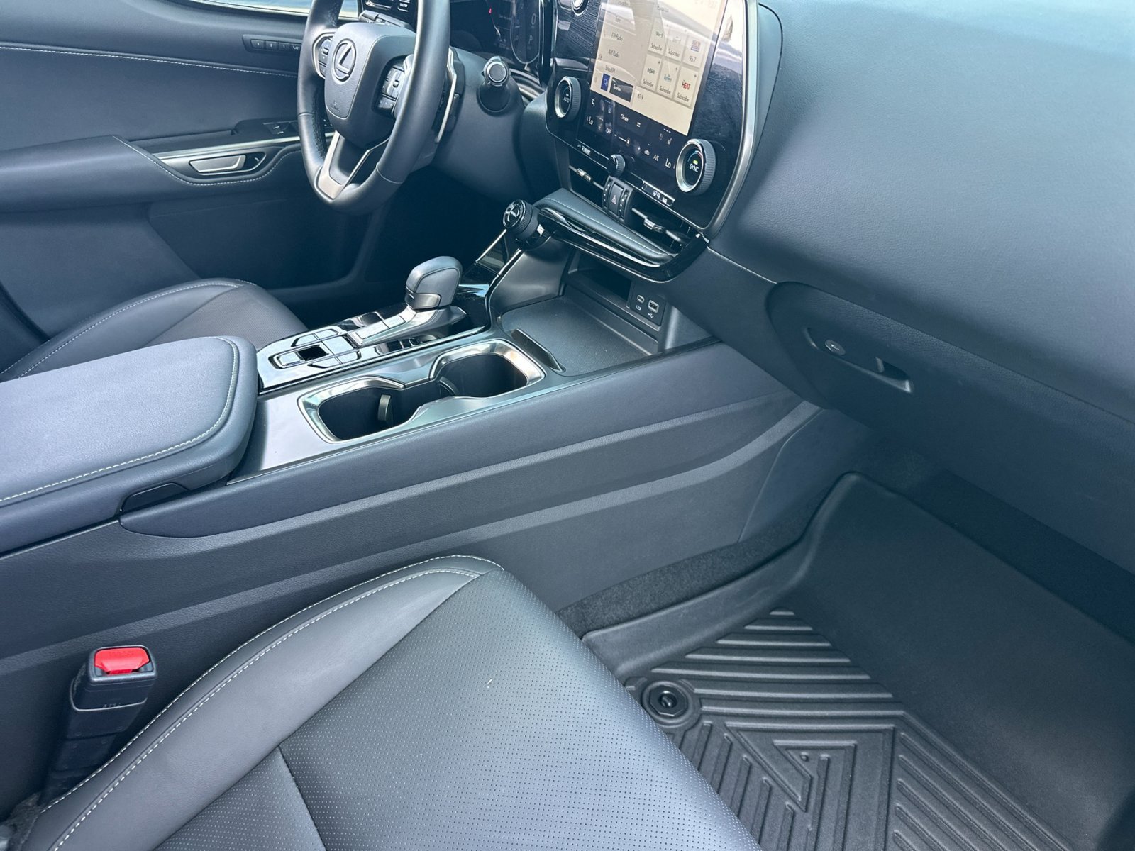 Used 2024 Lexus NX 250 AWD w/ Cold Area Package image 27