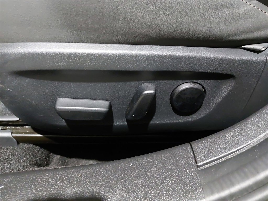 Used 2023 MAZDA MAZDA3 s image 30