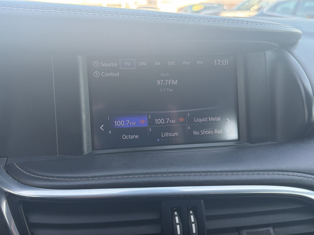 Used 2018 INFINITI QX30 Premium w/ Navigation Package AWD/4WD image 23